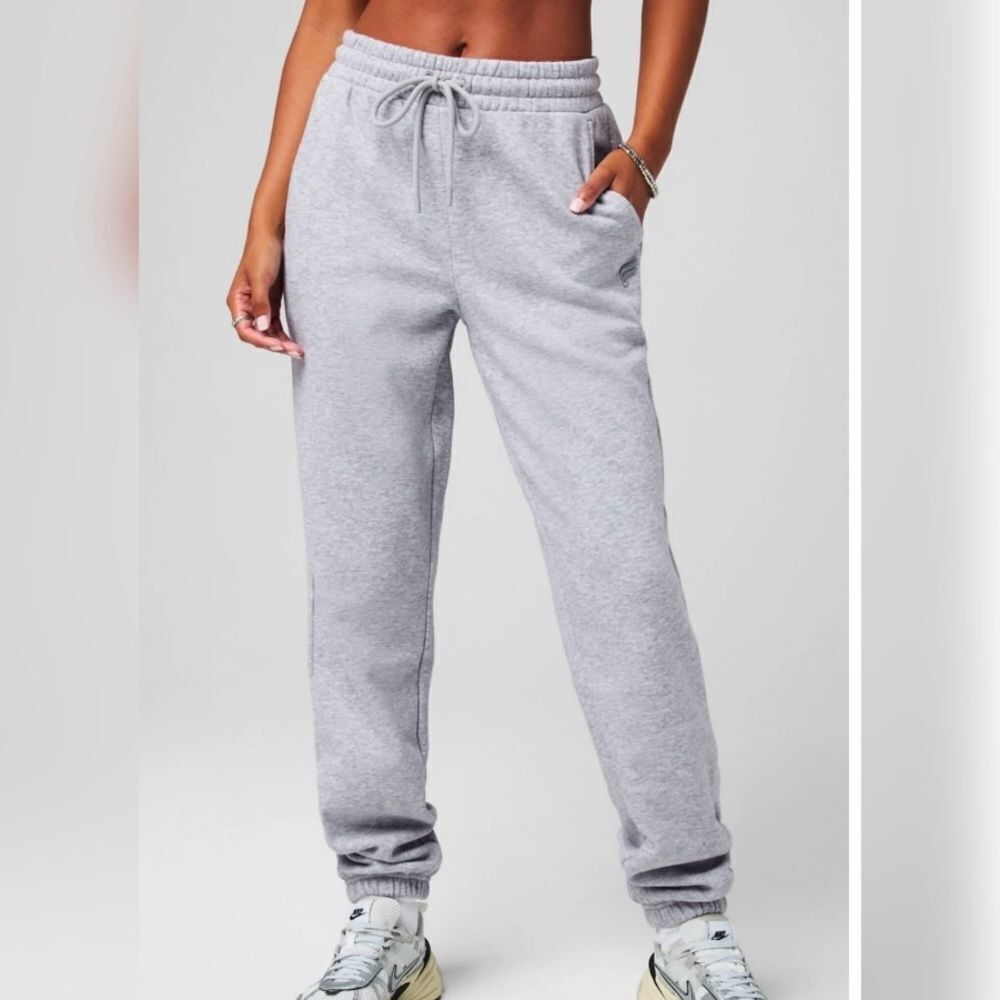 Fabletics Cozy Fleece Go-To Sweatpant - Gray